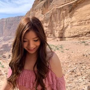 Meet your Posher, Julia